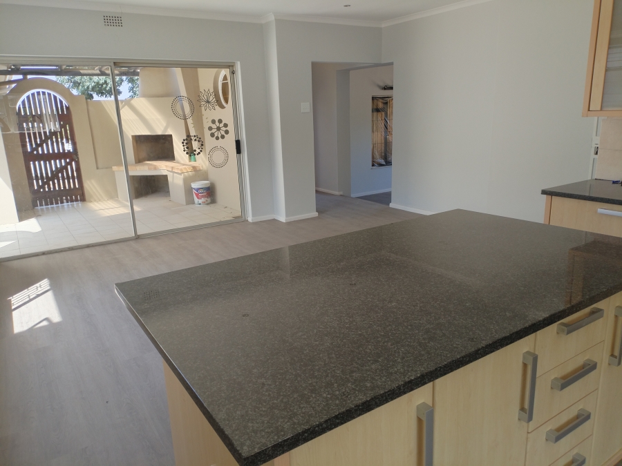 3 Bedroom Property for Sale in Bergzicht Western Cape